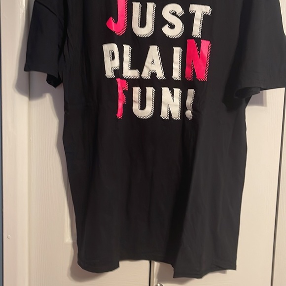 NWOT Gildan Graphic t shirt in black 100% cotton size large - Picture 6 of 8